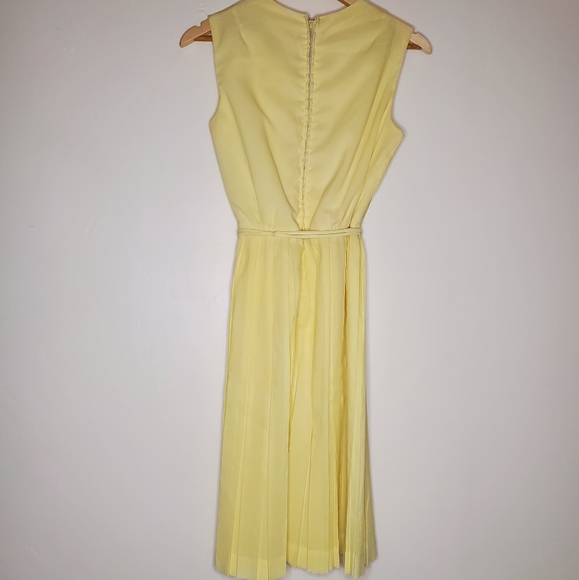 Dandelion Breeze Pastel Yellow Sleeveless Pleated Vintage 60s Dress - Picture 13 of 16